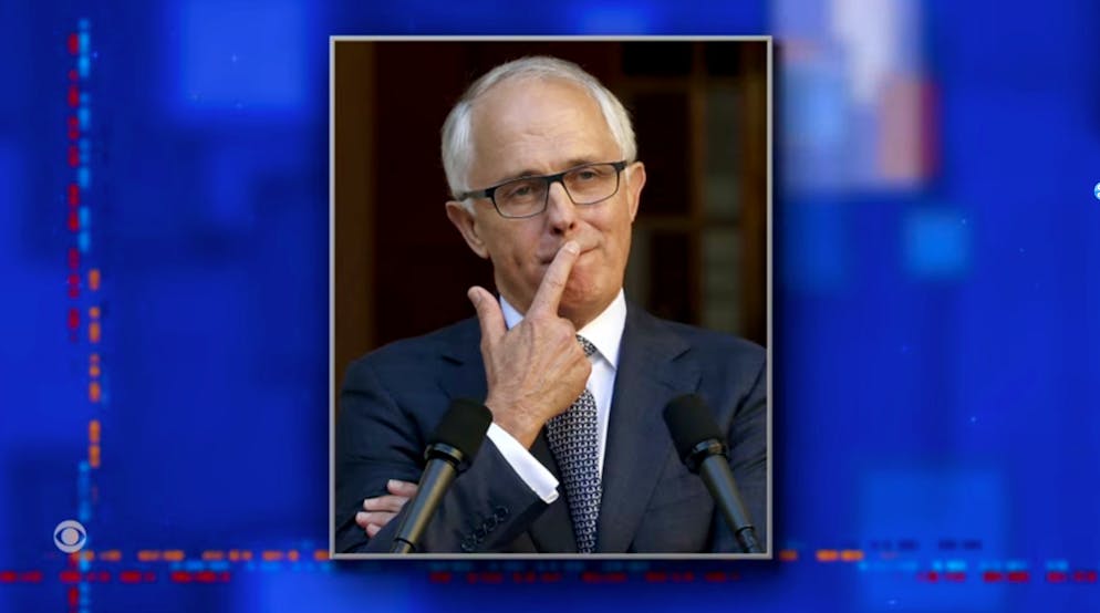 Malcolm Turnbull, der hier – laut Colbert – «diskret prüft, ob sein Finger nach Po riecht». Das Bild sorgt dann auch für einige Lacher. 
