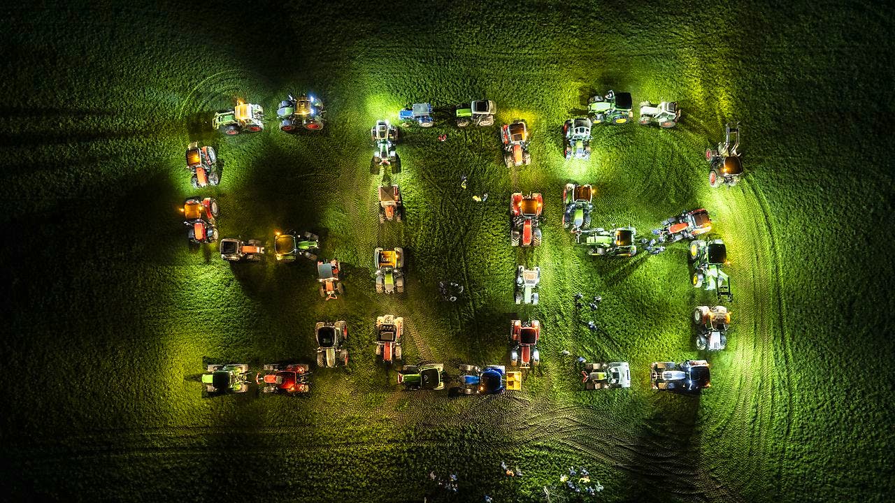 Landwirtschaft. Hunderte Schweizer Bauern demonstrieren für höhere Preise