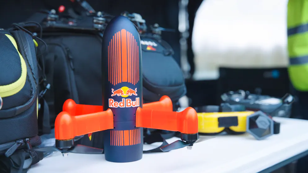 Und so sieht die Drohne aus. Sie wurde von Ralph Hogenbirk von «Dutch Drone Gods» in Zusammenarbeit mit Red Bull entwickelt.