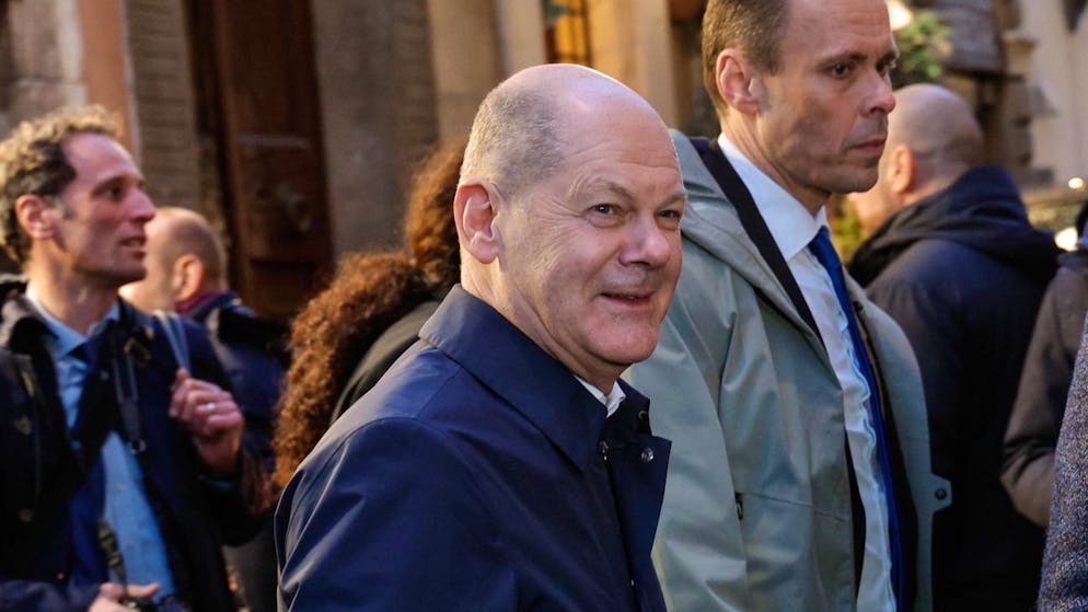Il cancelliere tedesco Olaf Scholz è arrivato ieri a Roma per prednere parte al congresso del Partito socialista europeo.