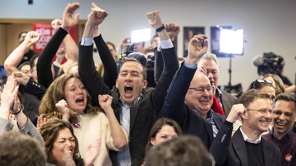 I fatti più importanti per la Svizzera e il Ticino nel 2024. Il 3 marzo gli svizzeri dicono «sì» alla 13esima mensilità AVS, con il 58,24% di voti a favore. L'iniziativa era stata lanciata dall’Unione Sindacale Svizzera (USS). La popolazione respinge invece nettamente la proposta dei Giovani Liberali Radicali Svizzeri «Per una previdenza vecchiaia sicura e sostenibile», che proponeva l’innalzamento dell’età di pensionamento. La partecipazione è stata del 58%. 