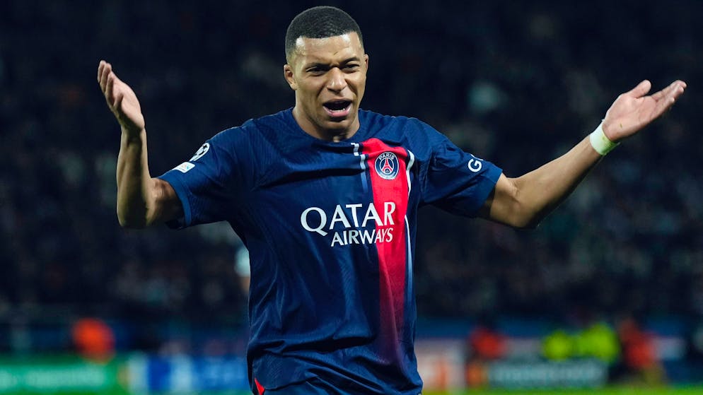 Kylian Mbappé est, comme bien souvent, au centre de l’attention à Paris.
