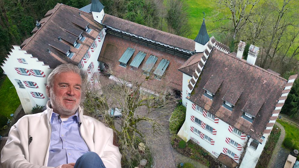 The Dane Lars Seier Christensen lives in Schwarzenbach Castle near Wil SG.