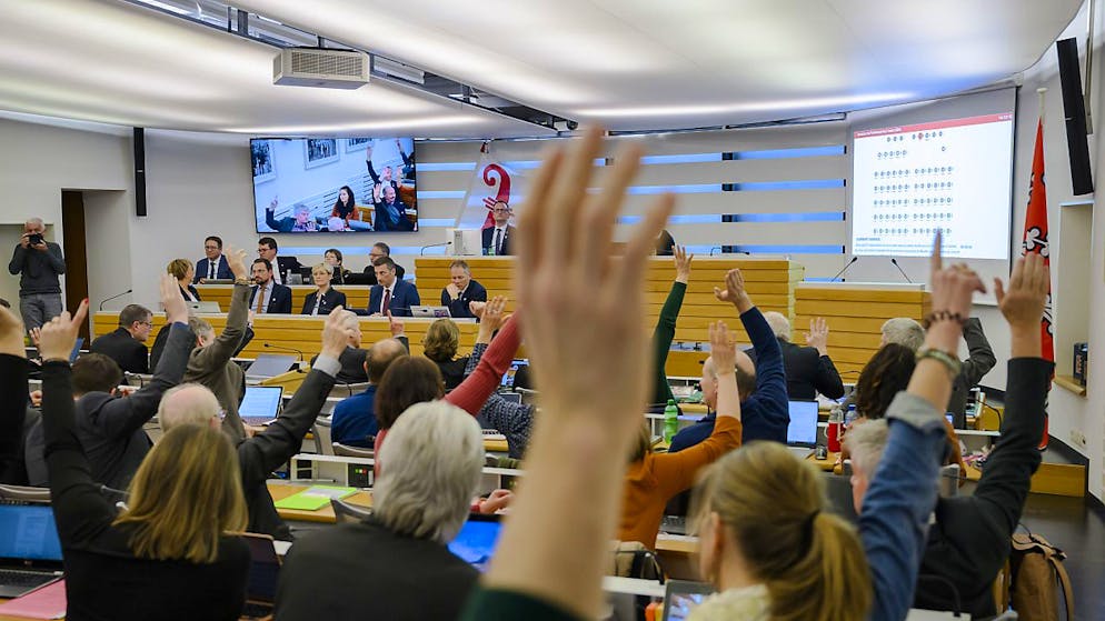 Les parlements à Berne et Delémont actent le transfert de Moutier - Gallery. Les députés jurassiens ont plébiscité mercredi à Delémont le Concordat réglant le transfert de Moutier dans le canton du Jura.