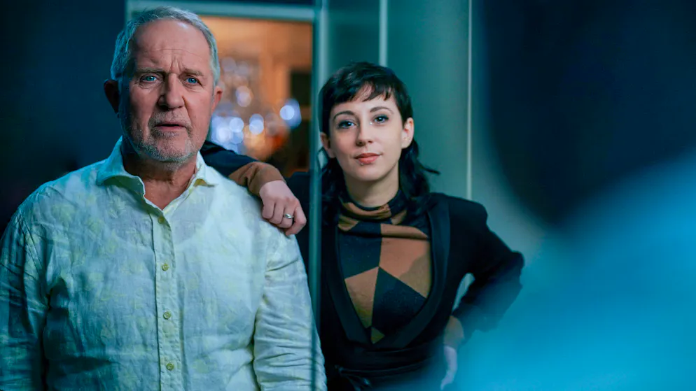 Was man über Harald Krassnitzer und Moritz Eisner wissen muss!. Im «Tatort: Dein Verlust» feiert Moritz Eisner (Harald Krassnitzer) 60. Geburtstag. Da darf Tochter Claudia (Tanja Raunig) natürlich nicht fehlen.