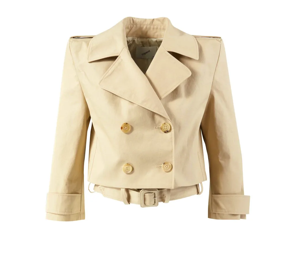 Prima tendenza: spalle larghe. Trench beige di Coperni per 894 franchi, via Unger Fashion.