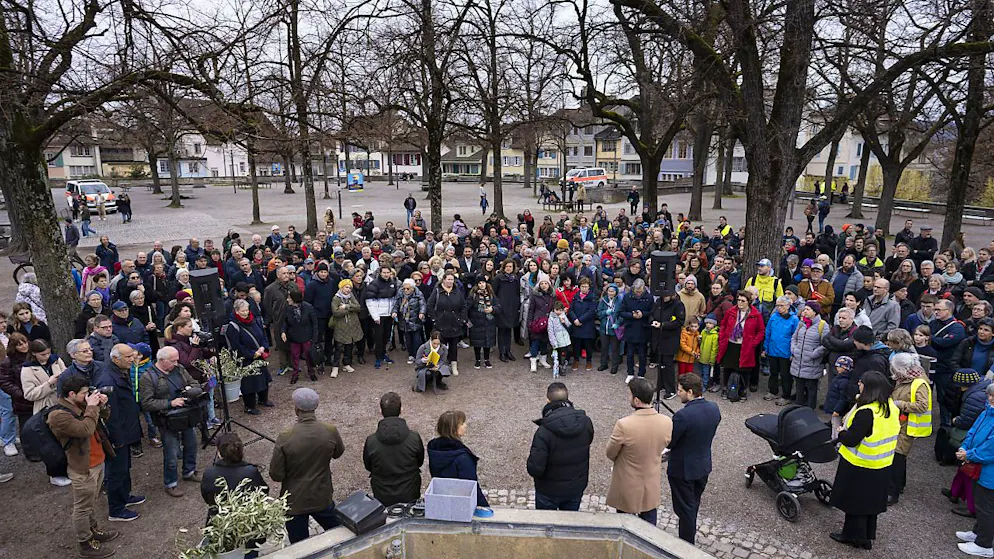 300 à 400 personnes ont manifesté dimanche à Zurich contre la haine et la violence, à l'appel d'organisations juives et musulmanes notamment.