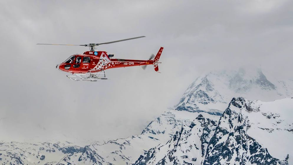 Les sauveteurs ont été déposés dimanche vers 19h30 à proximité de la cabane de la Dent Blanche (cliché symbolique/Keystone archives).