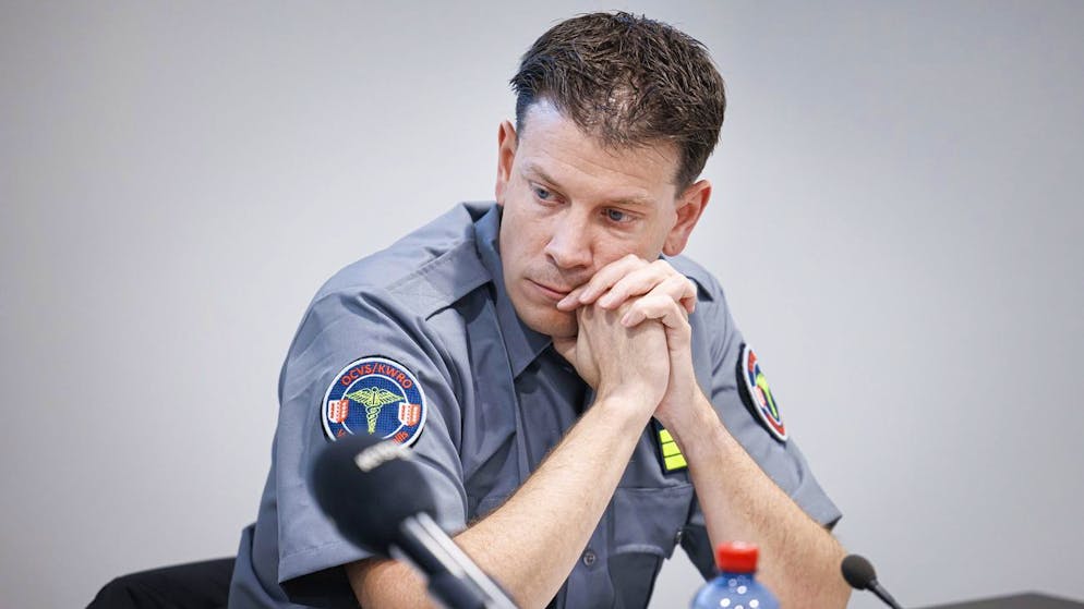 Fredy-Michel Roten, Direktor der kantonalen Walliser Rettungsorganisation KWRO, während der heutigen Pressekonferenz in Sion.