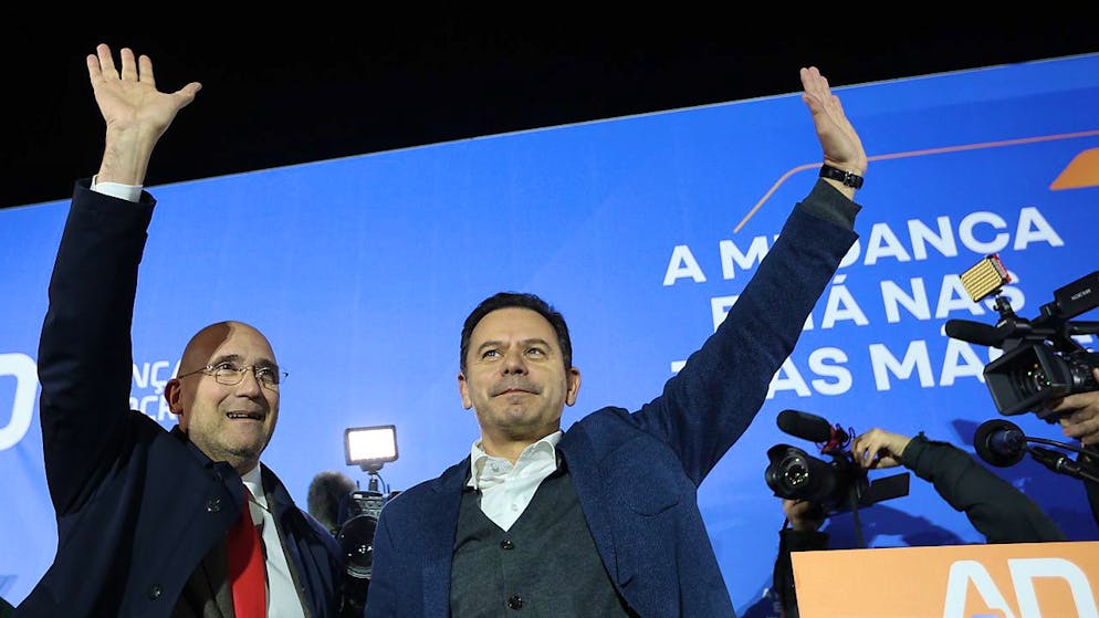 L'Alleanza democratica di Luis Montenegro, al centro della fotografia, ha vinto le elezioni