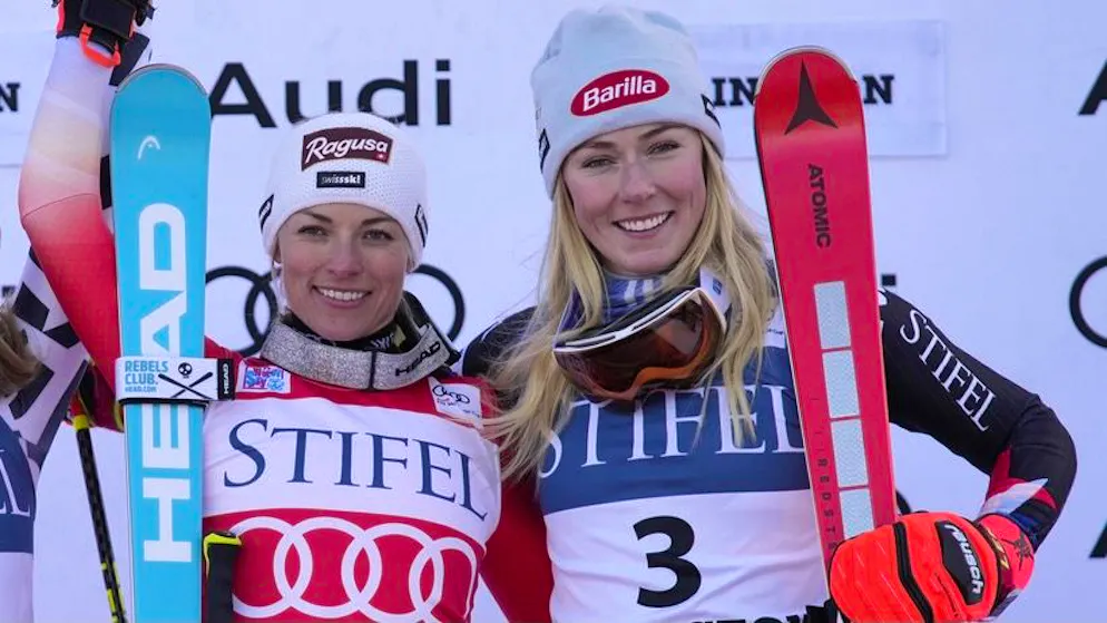 Lara Gut-Behrami (à gauche) et Mikaela Shiffrin (à droite).
