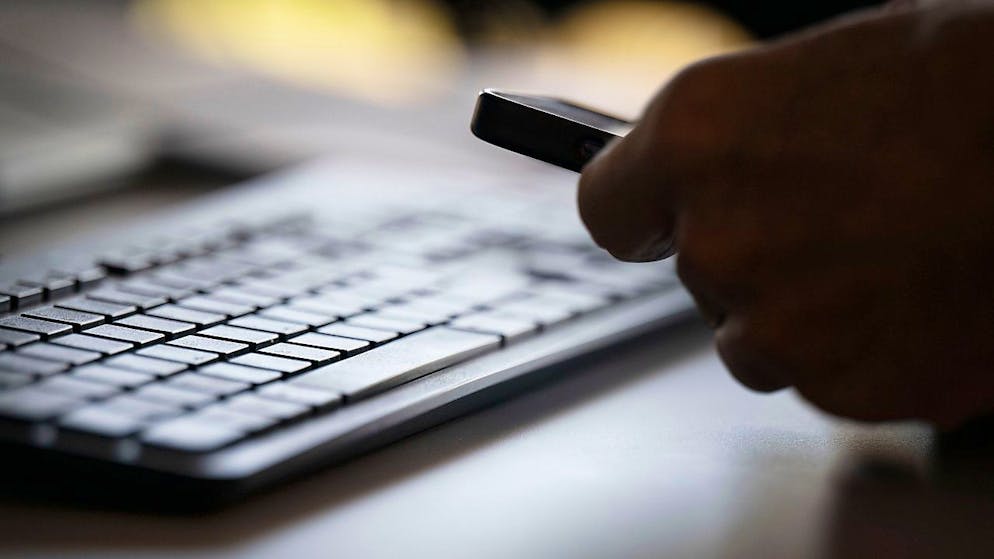 Le canton et la Ville de Genève organisent la journée D-Tox numérique. L'objectif est d'inciter à la sobriété numérique dans la consommation de données et d'énergie, mais aussi à prolonger la durée de vie des appareils digitaux (illustration).