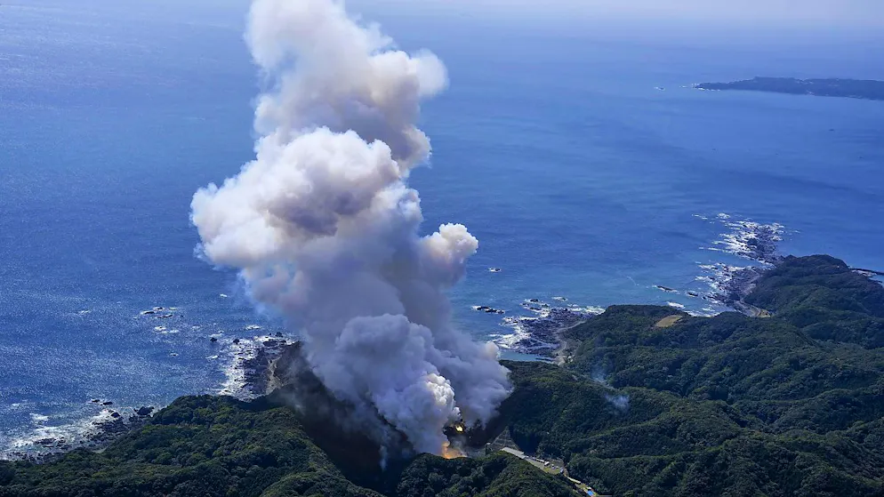La fusée s'est transformée en boule de feu quelques secondes après son lancement.