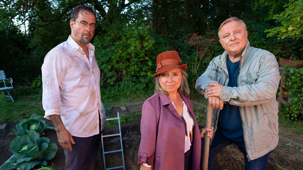 Können Mikrowellen wirklich Hirne schmelzen?. Eine Leiche im Schrebergarten beschäftigte Rechtsmediziner Boerne, seine Assistentin Silke Haller (ChrisTine Urspruch) und Kommissar Thiel im 45. «Tatort» aus Münster.