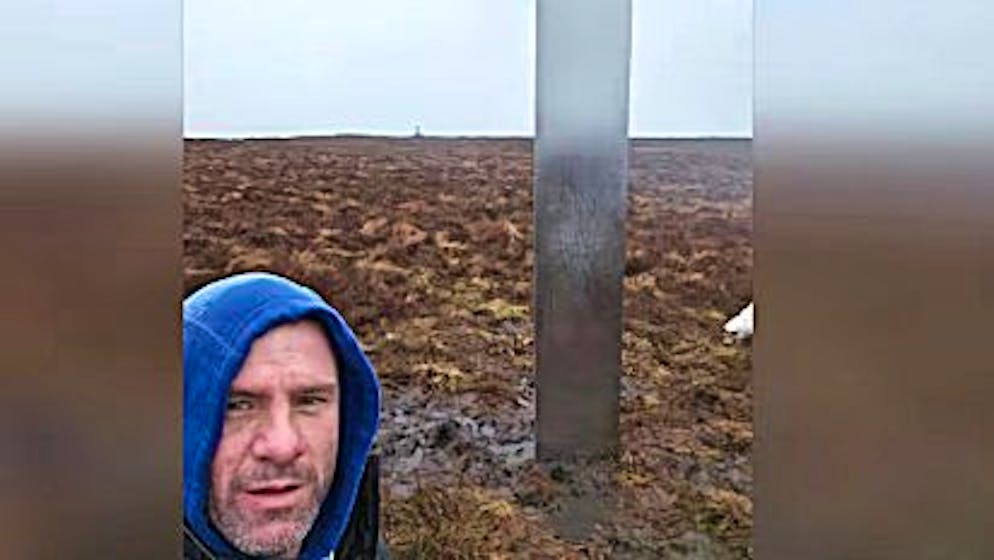 «Sah aus wie ein UFO». Mysteriöser Monolith in Wales aufgetaucht