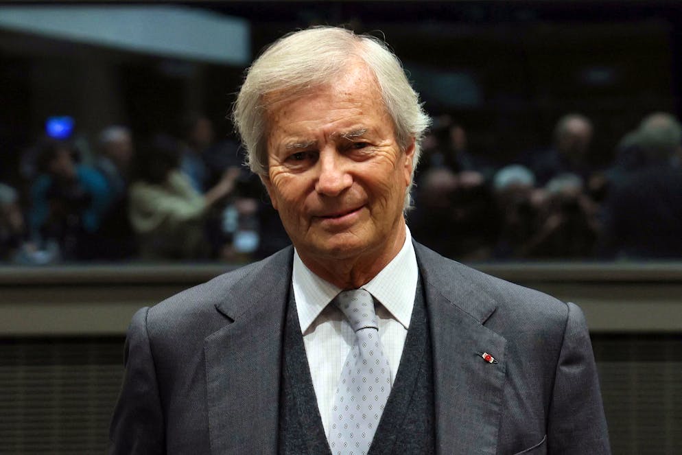 S'exprimant au sujet du présentateur de TPMP, Vincent Bolloré a affirmé que « tout le monde a envie de le garder ».