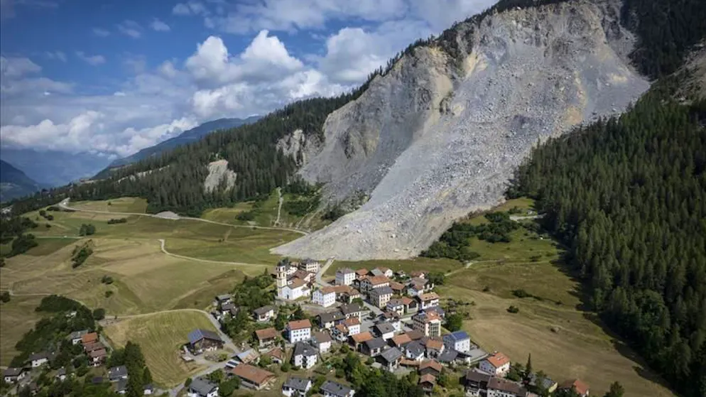 Grigioni. È iniziata la costruzione del cunicolo di drenaggio a Brienz
