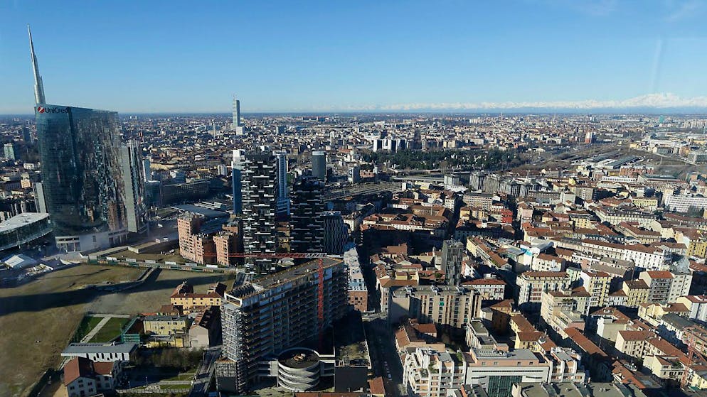 Confindustria ha presentato le prime stime sul Pil italiano del primo trimestre. (Immagine d'archivio: una veduta di Milano).