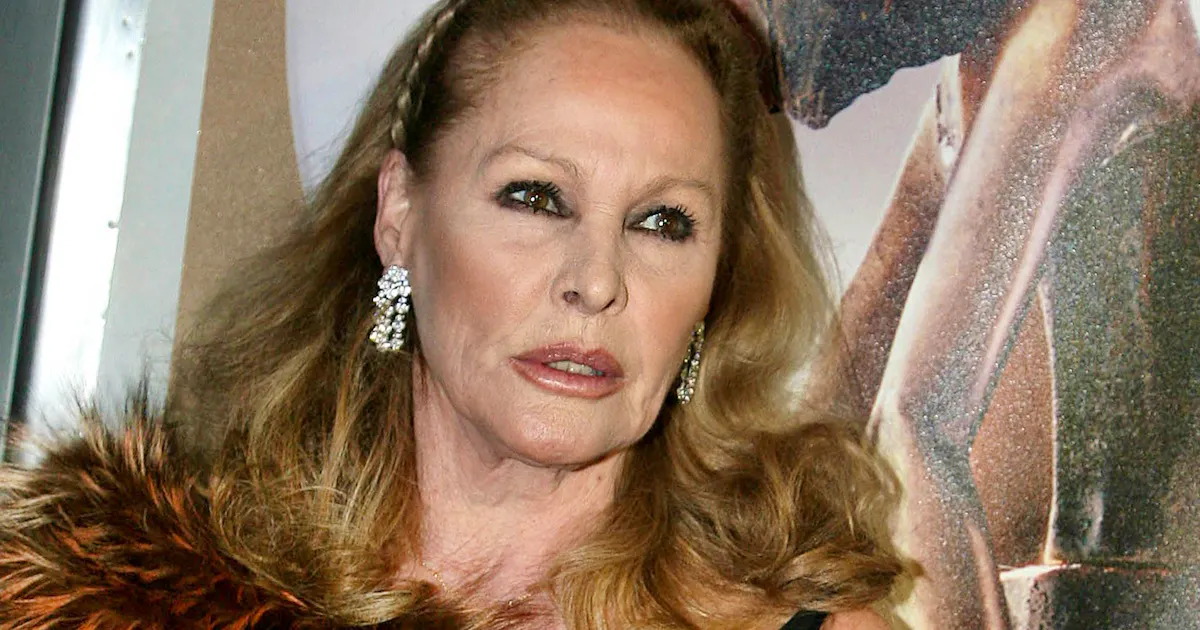 L'iconica Bond-girl: Ursula Andress: «Ho avuto esperienze fantastiche con gli uomini» | blue News