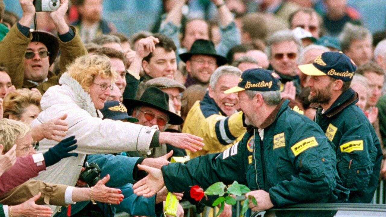 Rekordflug. Vor 25 Jahren: Schweizer Heldentat im Helium-Heissluft-Ballon