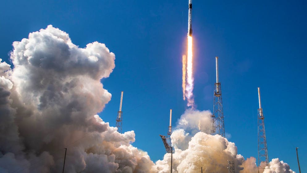 «Niemand kann sich verstecken». SpaceX baut Hunderte Spionagesatelliten für US-Militär