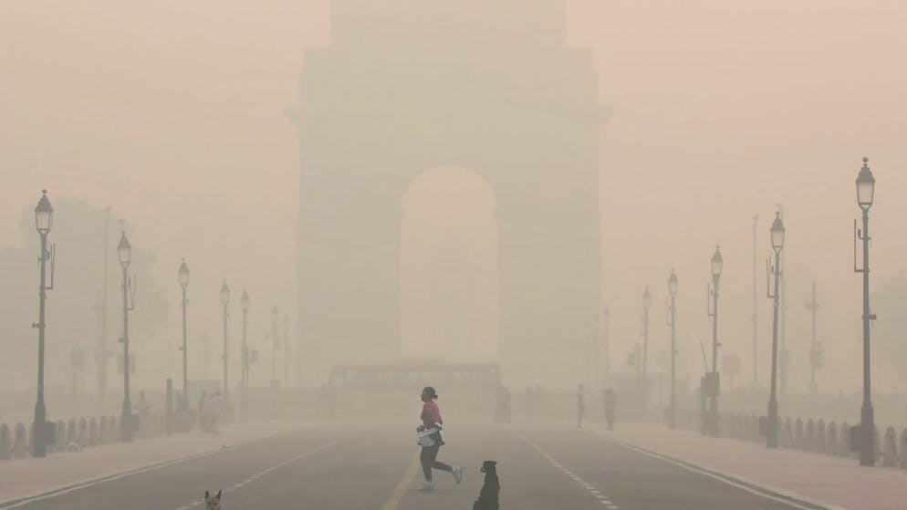 Secondo quanto riportano i dati di IQAir, società svizzera specializzata nella qualità dell'aria, Delhi si è aggiudicata il triste primato di essere la capitale più inquinata al mondo. (Foto archivio)