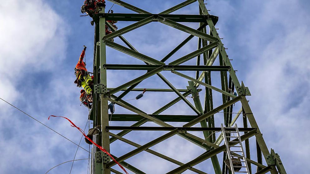 Mit den Tarifen finanziert Swissgrid unter anderem den Ausbau des Höchstspannungsnetzes. (Archivbild)
