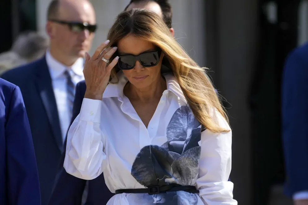 Melania Trump auf dem Weg zur Stimmangabe in Palm Beach, Florida.