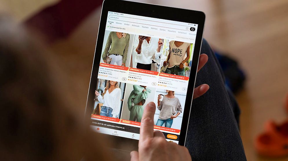 Le géant chinois du commerce en ligne Pinduoduo, propriétaire de l'application Temu et principal concurrent en Chine d'Alibaba, a quasiment doublé son bénéfice net en 2023. (archives)