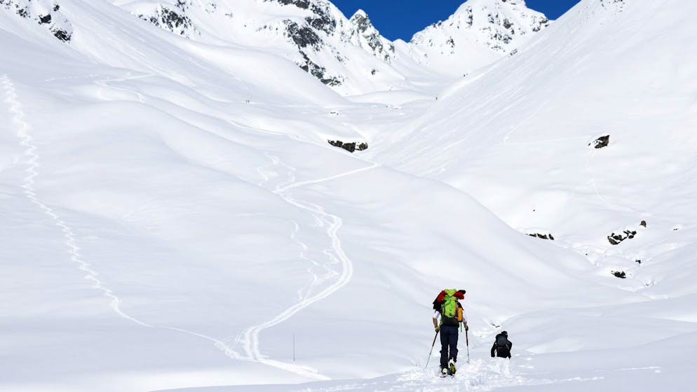 Un randonneur à skis autrichien retrouvé mardi en état d'hypothermie au-dessus de St. Antönien (GR) est décédé (image d’illustration).