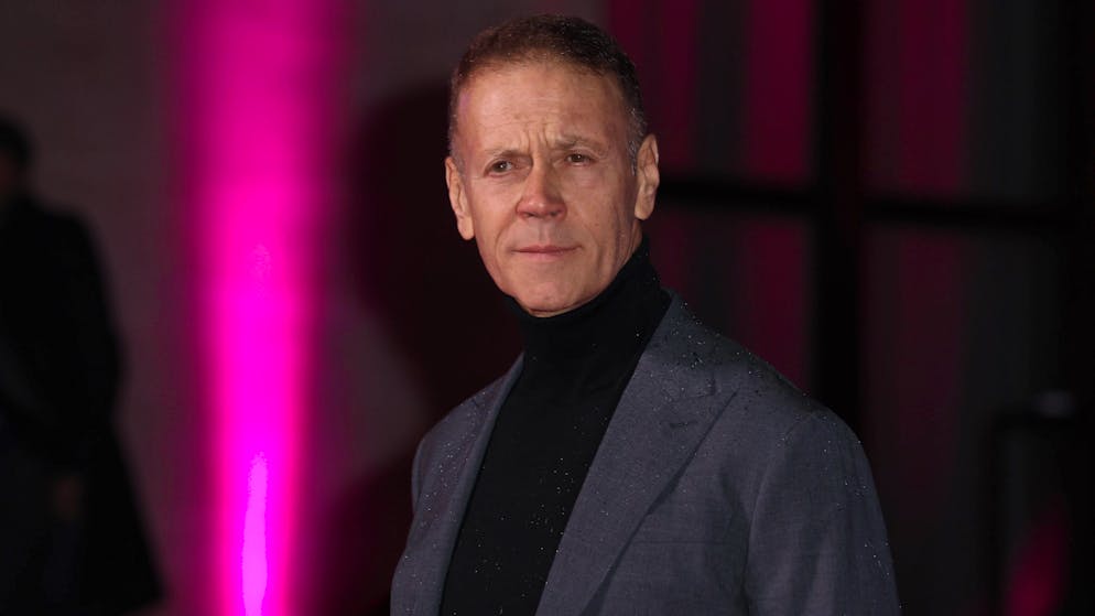 «Non è andata come dice». Rocco Siffredi denunciato da una giornalista per molestie, ma lui contrattacca ferocemente