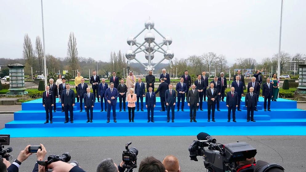 I firmatari della dichiarazione congiunta "sostengono il potenziamento degli sforzi per facilitare la mobilitazione di investimenti pubblici e privati per ulteriori progetti di energia nucleare".