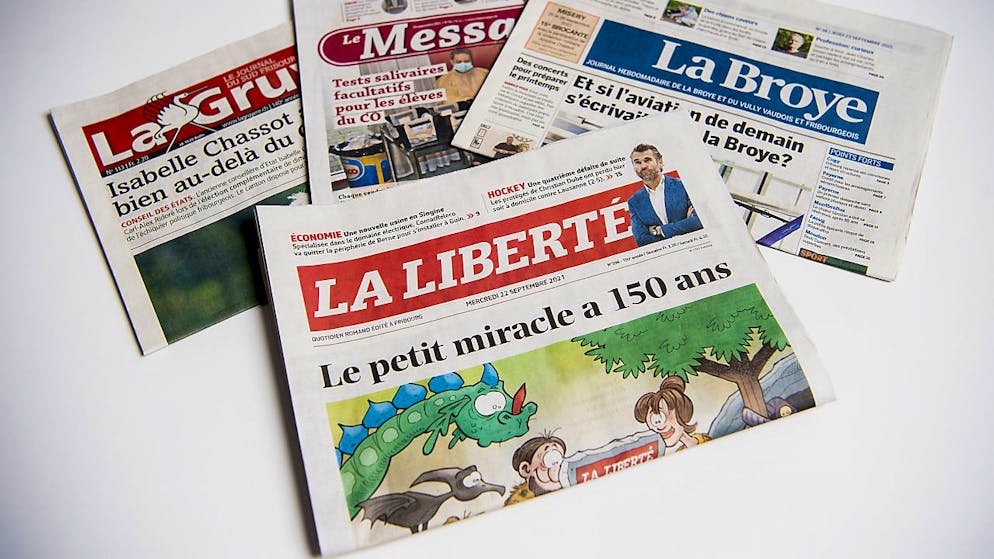 La loi d’aide à la presse régionale votée par les députés fribourgeois offre un abonnement d'un an à tous les jeunes de 18 ans du canton, ici par exemple les titres du Groupe Saint-Paul (archives).