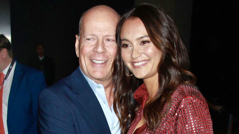Anniversario di matrimonio. Emma Heming, moglie di Bruce Willis: «Oggi devo scegliere se affondare nel dolore o festeggiare»