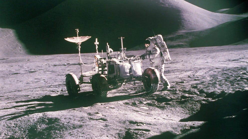 Invece di fare affidamento sui trasporti privati come sull’Apollo 15, i futuri astronauti dovrebbero utilizzare i trasporti pubblici per raggiungere la Luna.