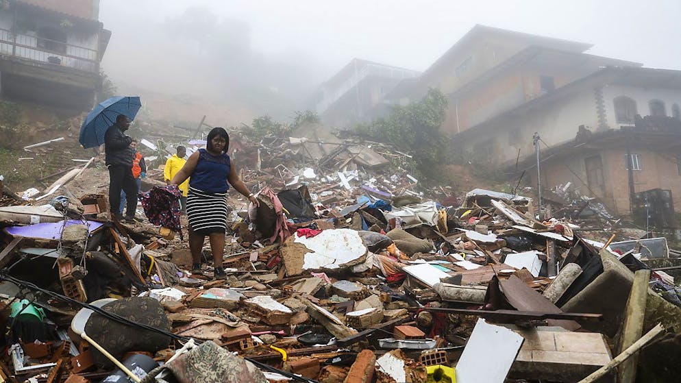 Le Sud-Est du Brésil sous le déluge, plus de vingt morts - Gallery. Les pluies ont provoqué un glissement de terrain à Petropolis.