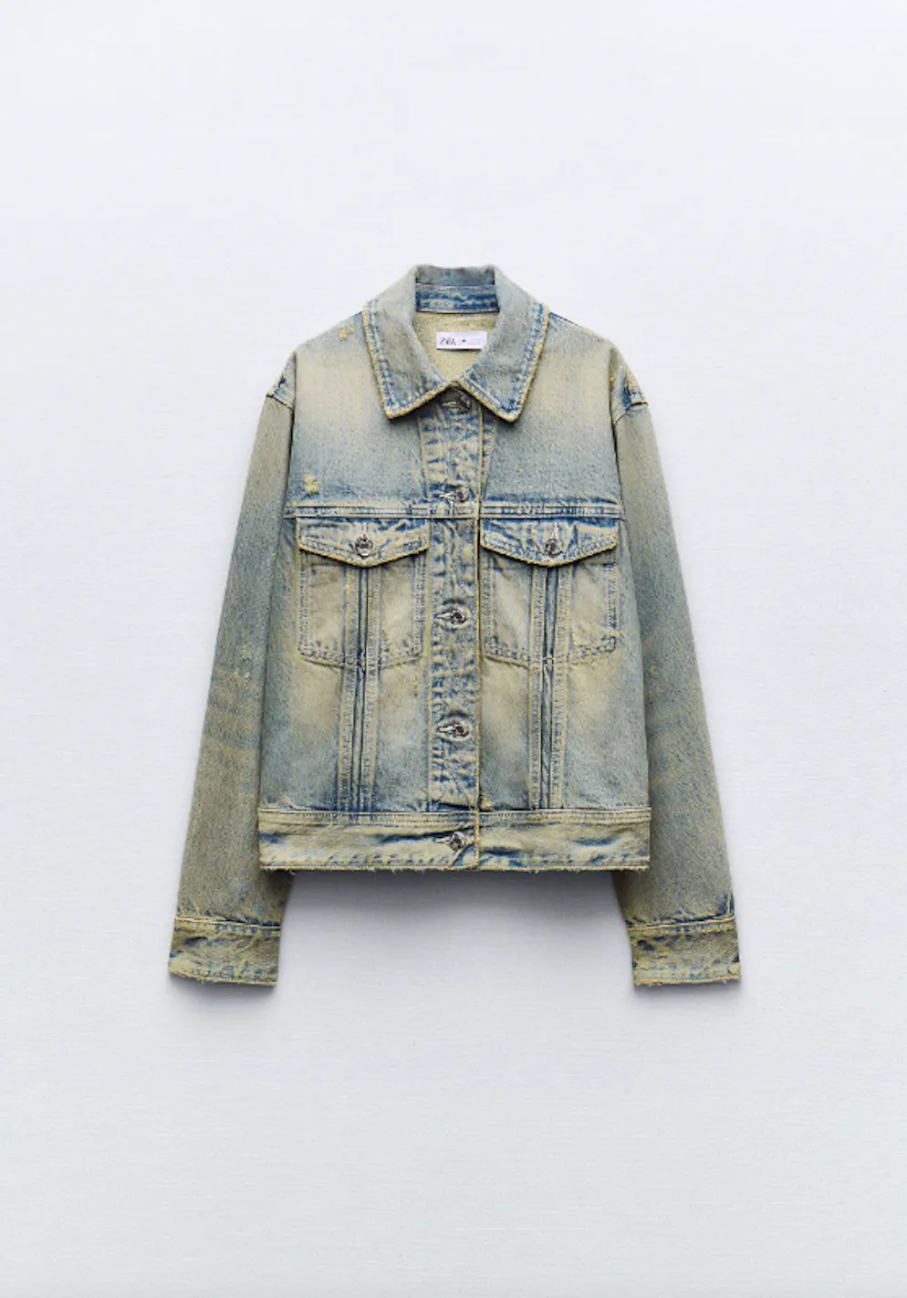 4. Trend: Denimjacken. Denimjacke mit Umlegekragen und Seitentaschen von Zara für rund 60 Franken. 