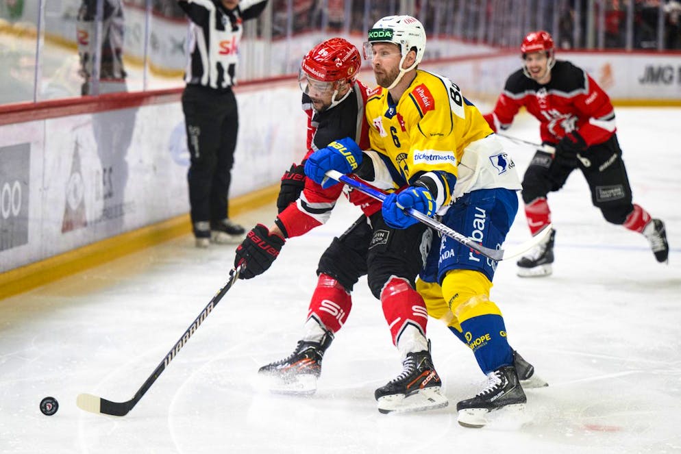 Cody Almond (à gauche) est suspendu pour cinq matches.