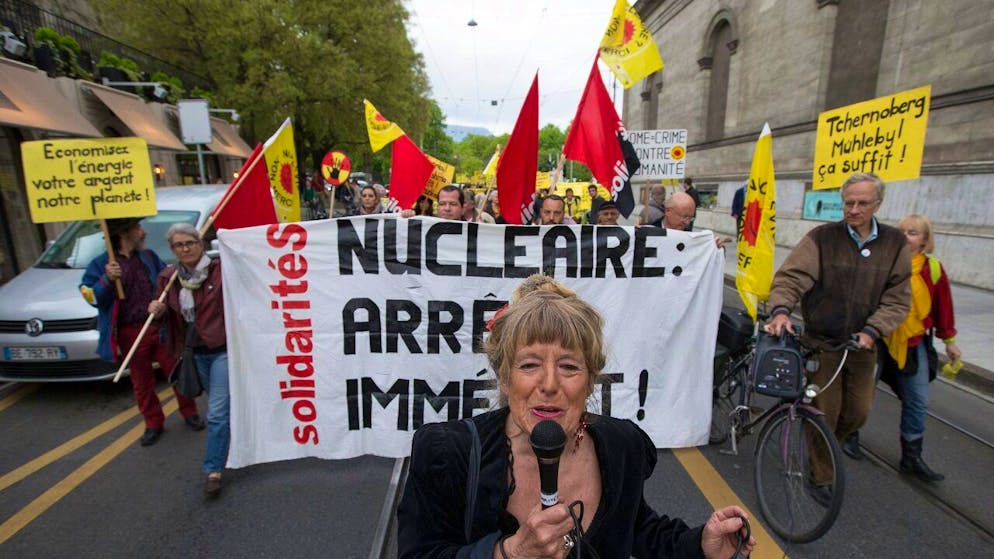 Anne-Cécile Reimann s'engage pour de nombreuses causes et apporte toujours aux manifestations auxquelles elle participe ses pancartes jaunes (archives).