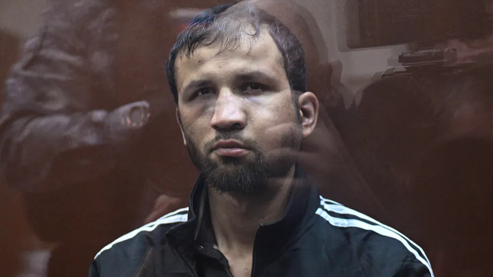 Wer sind die Verdächtigen , die im russischen Krasnogorsk gemordet haben sollen?. Shamsiddin Fariduni kam am 17. September 1998 zur Welt. Fariduni räumte als Einziger ein, für Geld getötet zu haben: Ein Prediger habe ihm via Telegram 500'000 Rubel versprochen, was 4874 Franken entspricht.