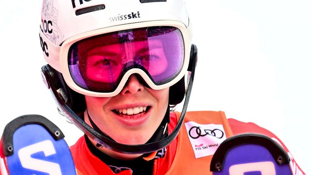 Michelle Gisin zeigt an den Schweizer Meisterschaften eine selbstlose Aktion.