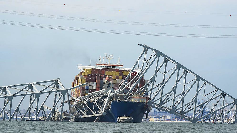 Il ponte crollato a Baltimora. Il Francis Scott Key Bridge di Baltimora, uno dei ponti più importanti d'America, è crollato dopo che uno dei suoi piloni centrali è stato urtato dalla gigantesca nave porta container.