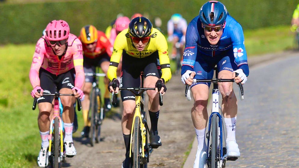 A travers la Flandre. Stefan Küng sur le podium d’une course mouvementée