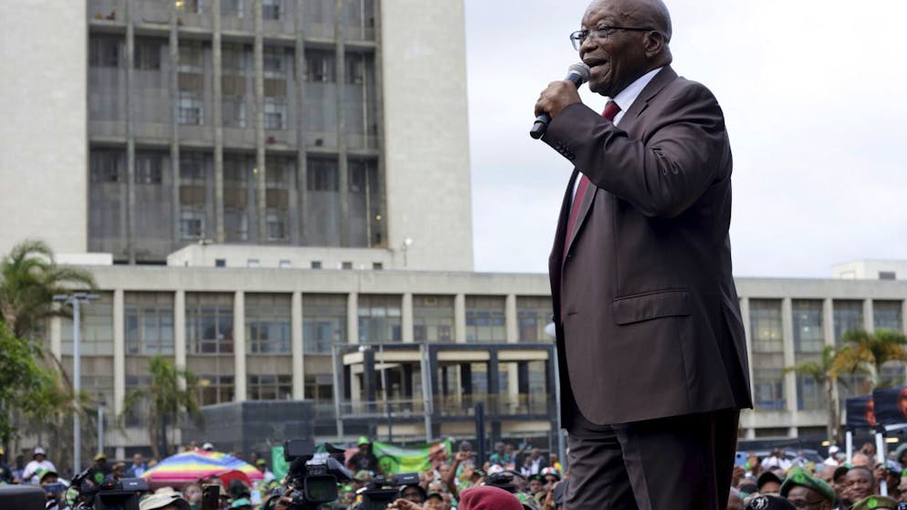 L'ancien président sud-africain Jacob Zuma s'adresse mercredi à des supporters du petit parti radical Umkhonto We Sizwe. M. Zuma avait créé la surprise en décembre en annonçant soutenir ce parti récemment créé.