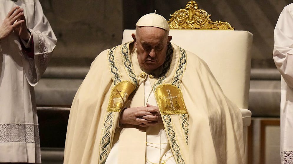 Dans son homélie, le pape François s'est élevé contre "les pierres de la mort", "les murs de l'égoïsme et de l'indifférence", et "toutes les aspirations à la paix brisées par la cruauté de la haine et la férocité de la guerre".