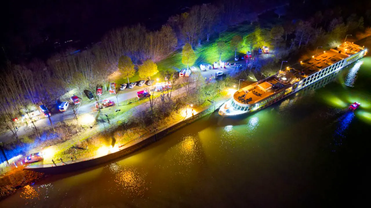 Schiffsunglück. Kreuzfahrtschiff in Österreich an Wand geprallt – 17 Verletzte