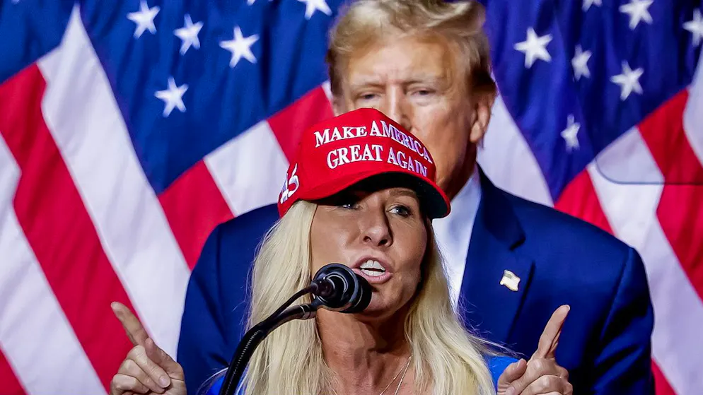 Gerade noch nah – und heute so fern: Trump und Greene am 9. März 2024 in Rome, Georgia.