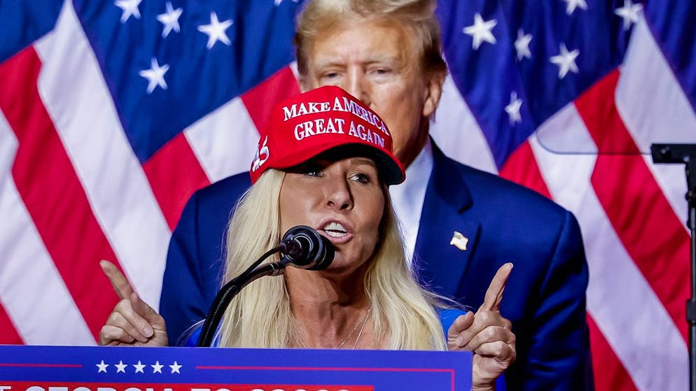 Rätsel um Marjorie Taylor Greene. Ausgerechnet seine enge Verbündete fällt Trump jetzt in den Rücken