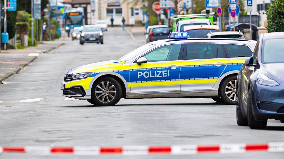 Messer-Angriff in Deutschland. Beamtin nach Schusswechsel schwer und Angreifer tödlich verletzt
