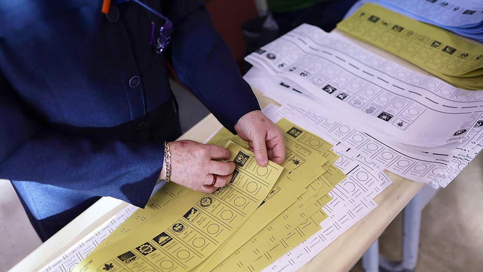 Voto bagnato dal sangue in una provincia curda.